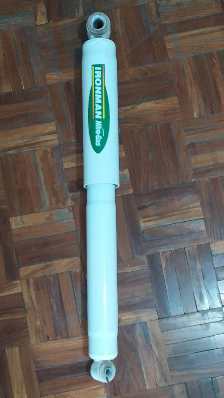 Amortiguadores Nitro‑Gas Ironman 09500 + Resortes Helicoidales 3099 en kit seminuevo — imagen 1
