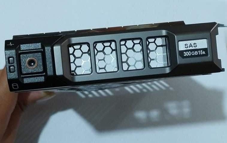 Bahía | para Disco Duro | 0X968D | DELL | 300Gb 15K RPM | 3.5" | SAS / SATA | para Servidor — imagen 2