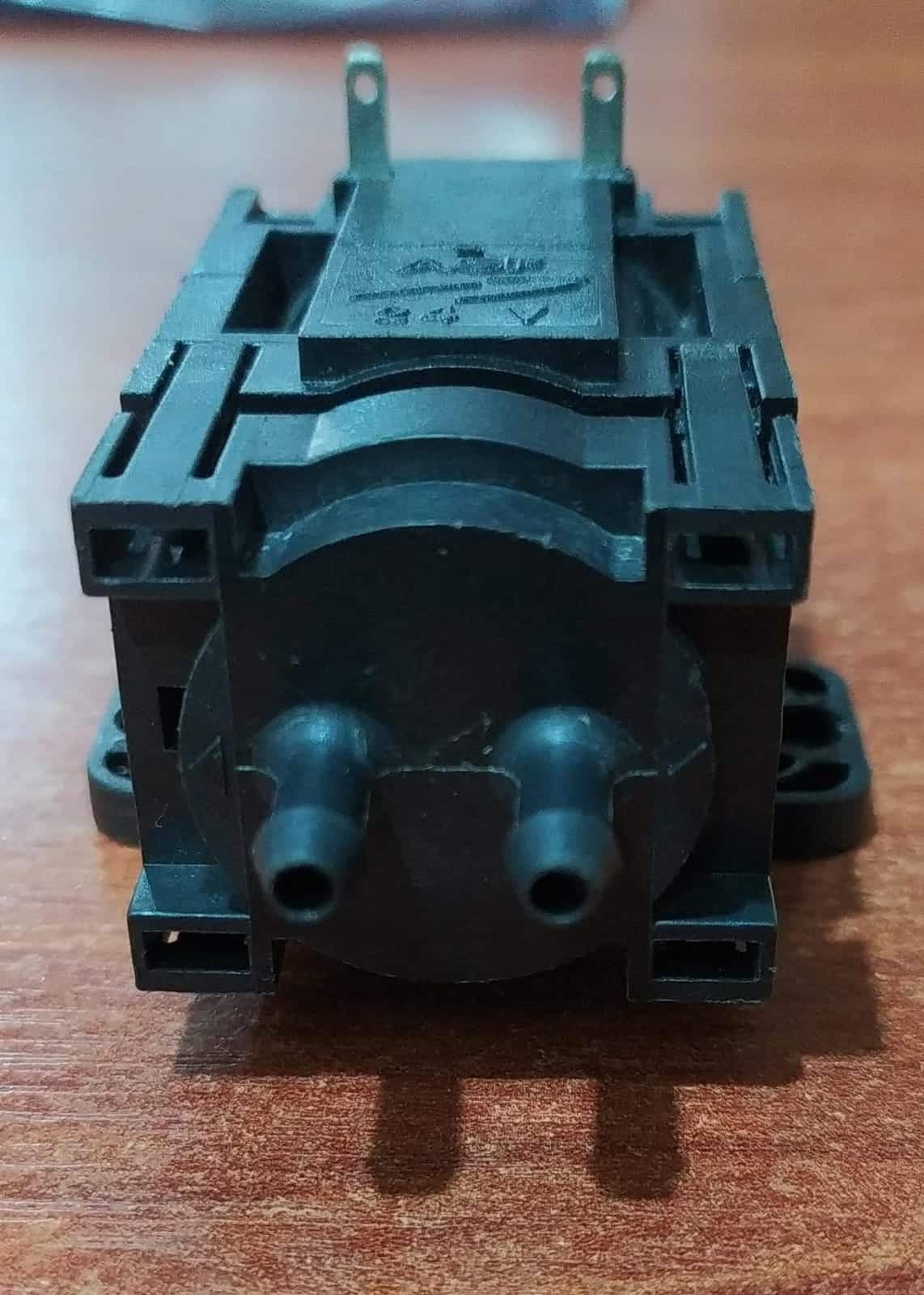 Bomba/Compresor Thomas 9133310 24V 50Hz de Alta Precisión — imagen 2