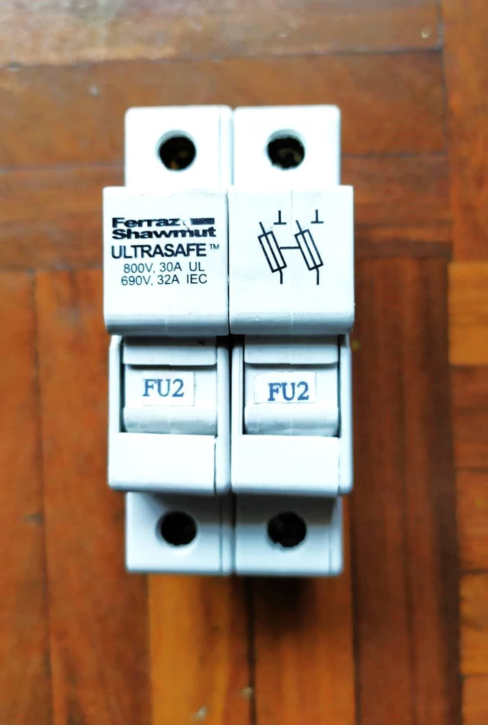 BREAKER FERRAZ SHAWMUT ULTRASAFE USM2 32A 690V SEMINUEVO — imagen 1