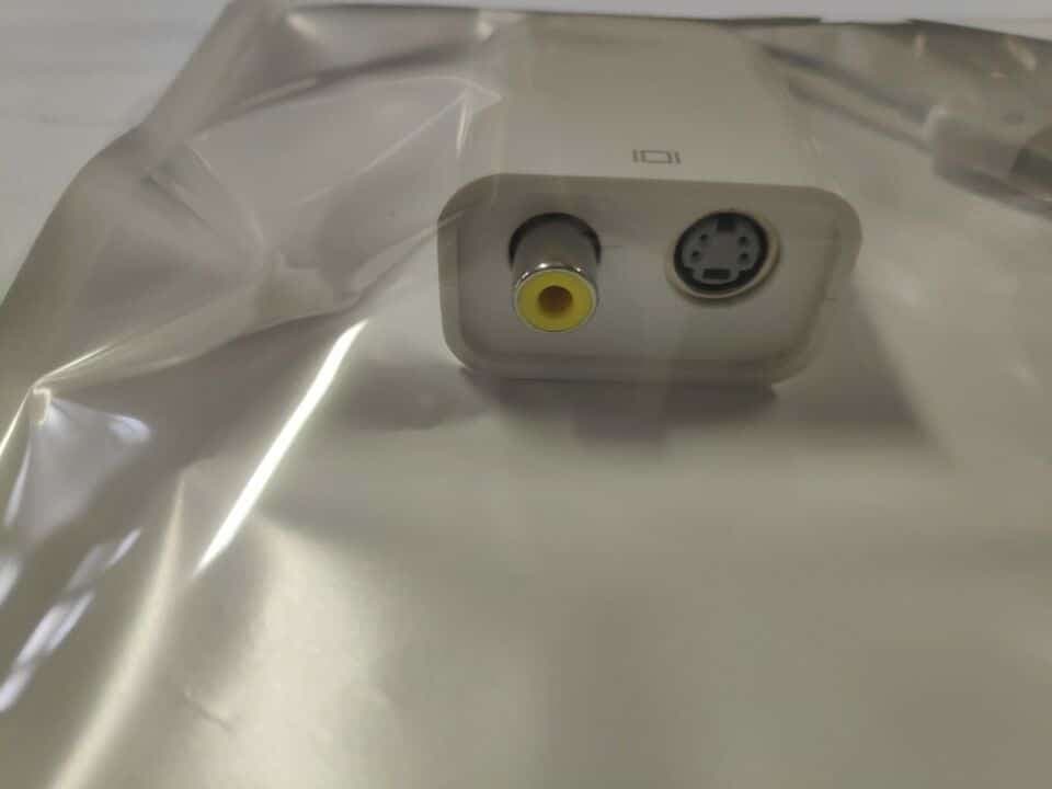 Cable adaptador de video Apple MacBook Air | Micro DVI a Video y Audio | MB202G/A — imagen 6