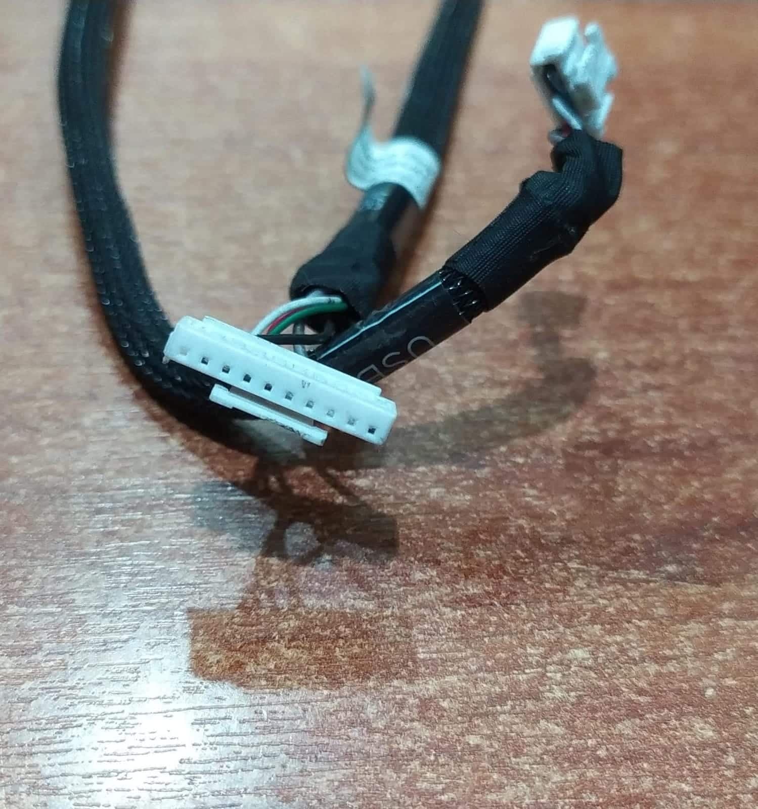 Cable interno seminuevo Dell PowerEdge (DP/N 064J4T) – señal USB para R720/R720xd — imagen 3