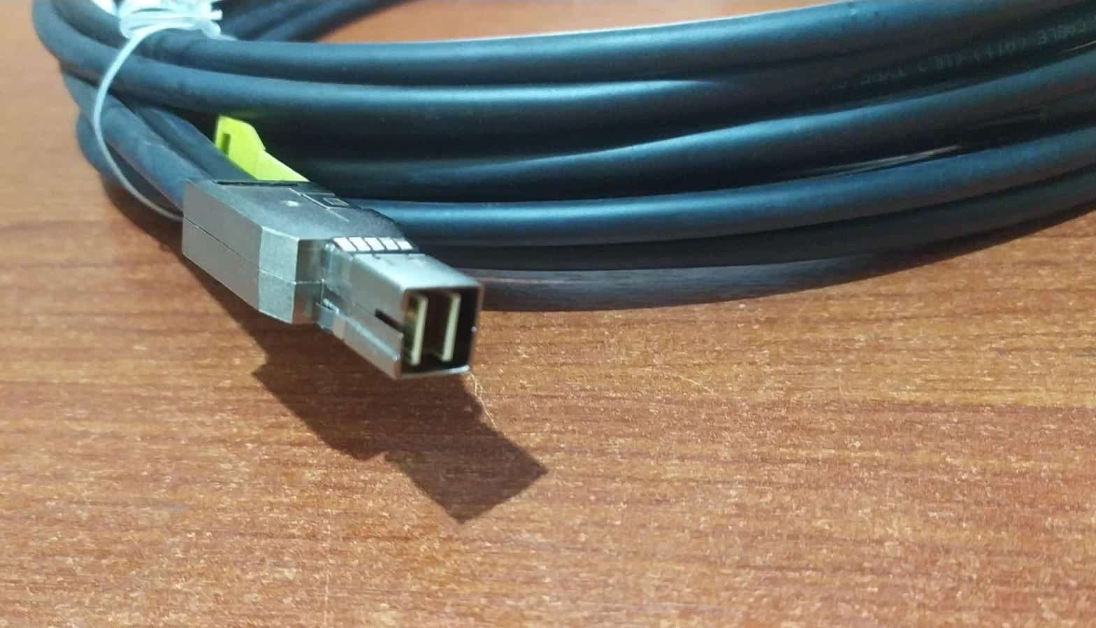 Cable Madison | A11 | 2M | puntas SFF8644 a SFF8644 | (UL) TYPE CL2 75° | 26 AWG CSA AWM II A/B 75° | 30V FT4 | TURBOTWIN 10G | SAS 102-0349 — imagen 2