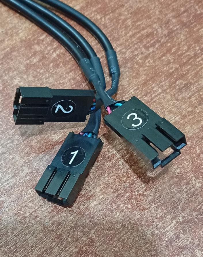 Cable Splitter 1→3 Ventiladores PC 3‑pin/4‑pin (Y‑Cable) – para placas base — imagen 4