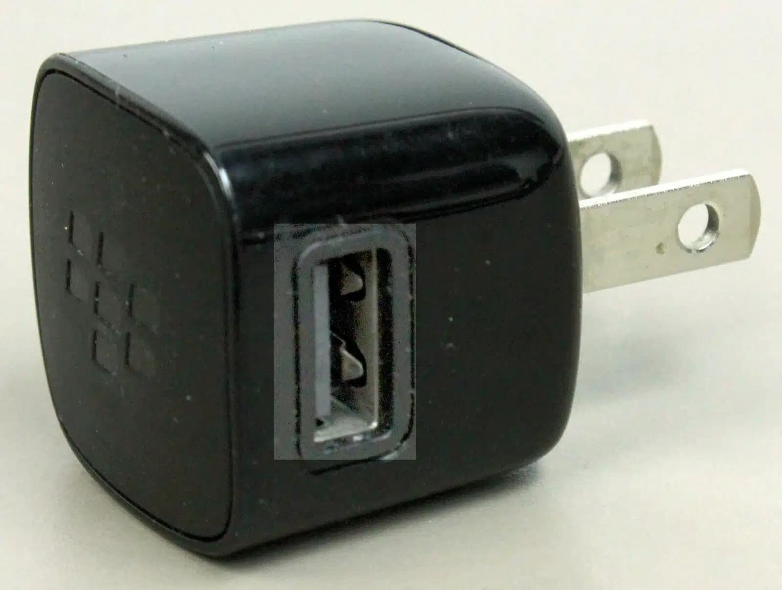 Cargador | Adaptador de Celular | BlackBerry HDW-24481-001| 100V 240V 750mA — imagen 1