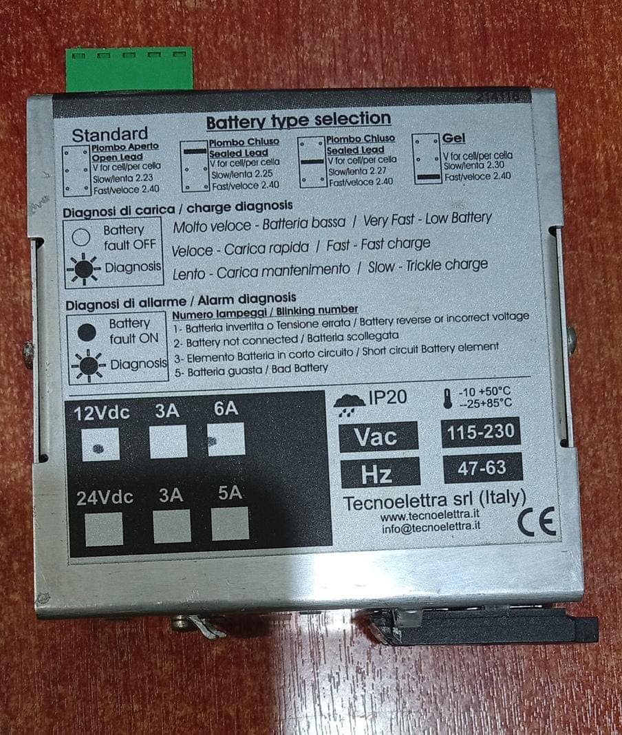 Cargador Automático de Baterías Tecnoelettra Srl – 12 V / 24 V (Industrial / DIN Rail) — imagen 2