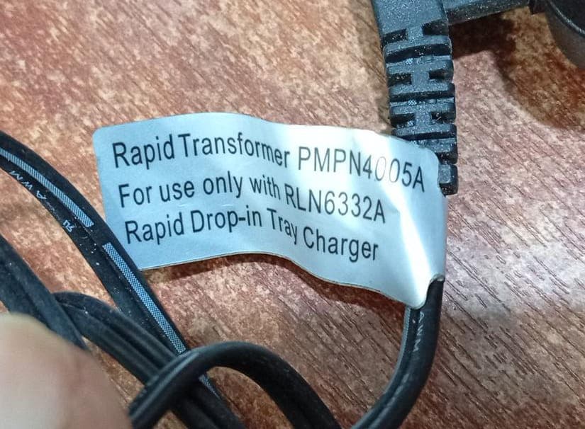 Cargador Rápido Motorola RLN6332A PMPN4005A para Radios CP110 RDX RDU RDV Seminuevo — imagen 3