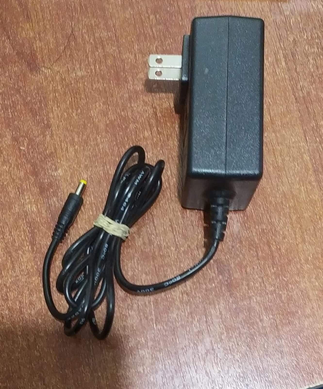 cargador / Transformador | DYS40-120300W-K | BRAVEN | 12V 3A — imagen 2