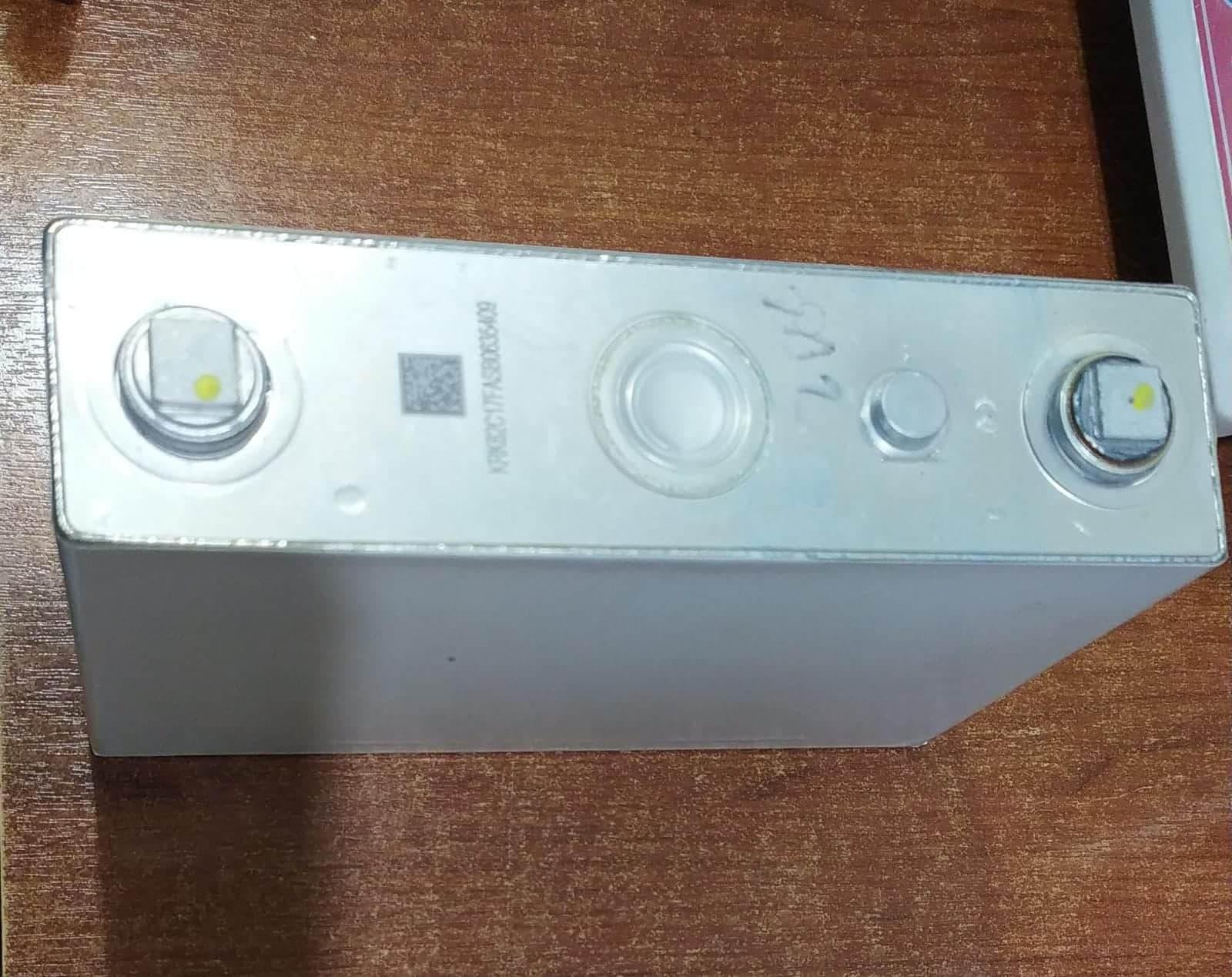 Celda para Batería Huawei LiFePO₄ 3.2 V 75 Ah Seminueva (KRK62C17FASB0635409) — imagen 2