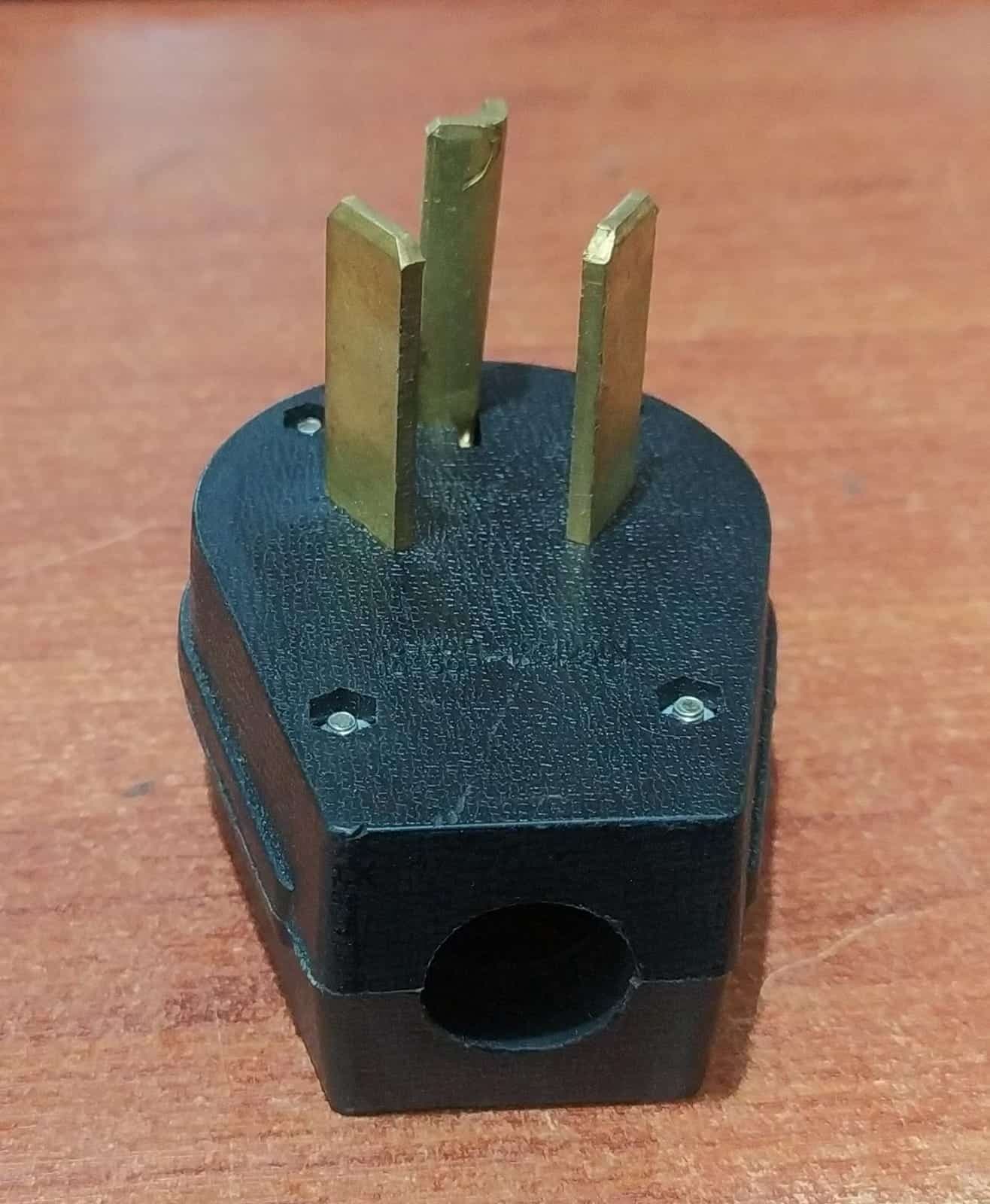 Conector NEMA 10‑50P Macho 50A 125/250V Seminovo – Enchufe Industrial — imagen 2