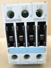 Contactor | Siemens | Sirius 3RT1025-1A | de 3 polos con 3RT1926-1CD00 — imagen 2