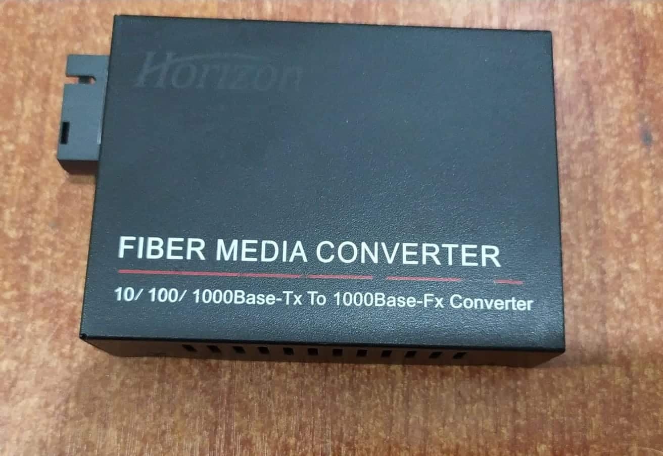 Convertidor de Fibra Horizon 10/100/1000Base-Tx a 1000Base-Fx • Gigabit RJ45 a SC Incluye Fuente 5V — imagen 1