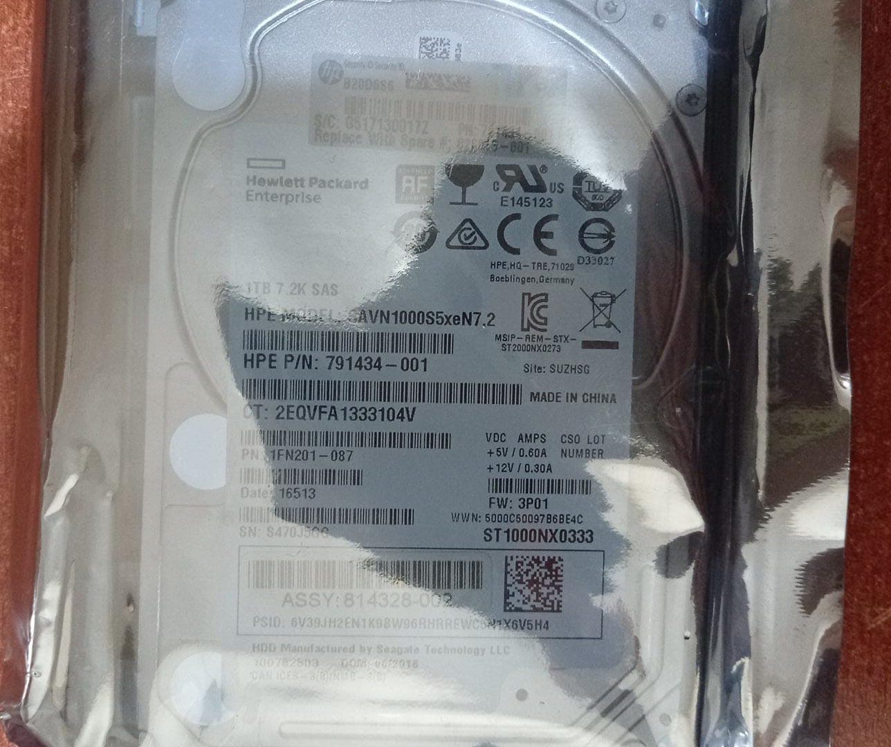 Disco Duro Servidor HPE 1TB 7.2K RPM SAS 2.5" ST1000NX0333 / SAVN1000S5xeN7.2 con Caddy — imagen 2