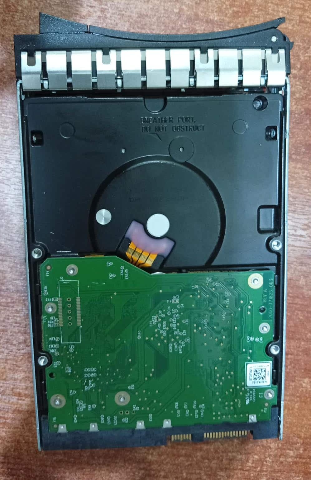 Disco Duro Servidor Western Digital WD4001FYYG 4TB 7200RPM SAS 3.5” + Caddy IBM — imagen 2