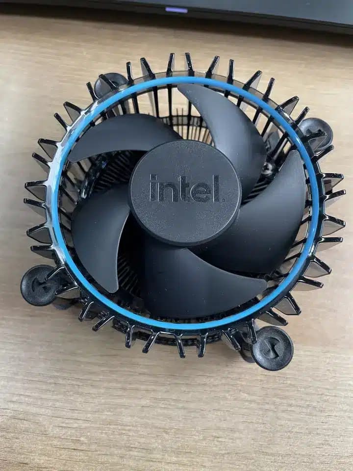 Disipador Stock CPU INTEL LGA 1700 PWM (Laminar RM1 / RS1) para Core i3/i5/i7 12va, 13ra y 14ta Gen — imagen 2