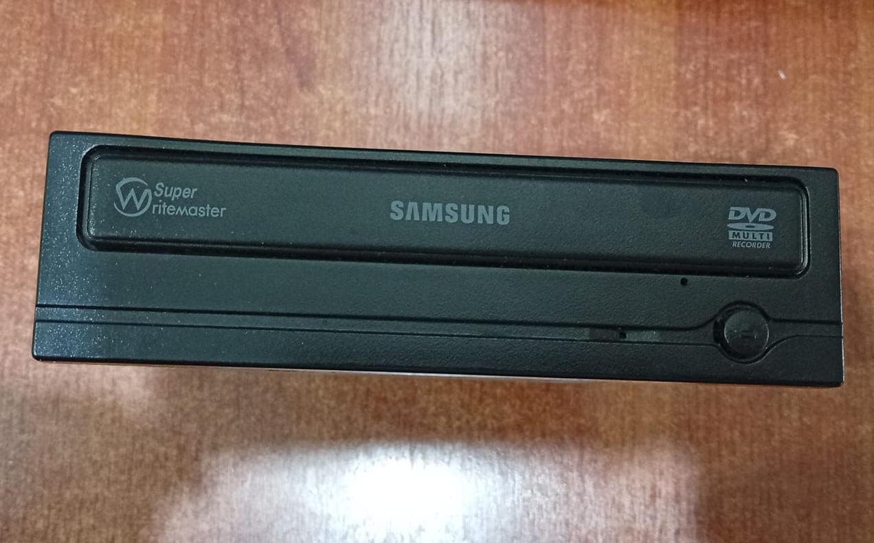 DVD Writer Samsung SH-224 SATA 24X Grabador CD/DVD para PC Escritorio — imagen 1