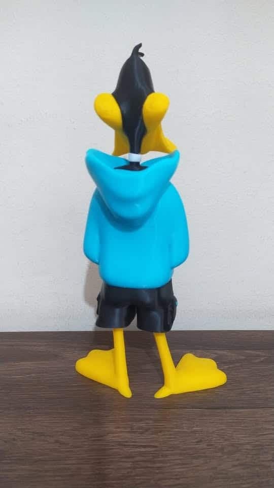 Figura de Pato Lucas Urbano Impreso 3D (altura 28cm) — imagen 3