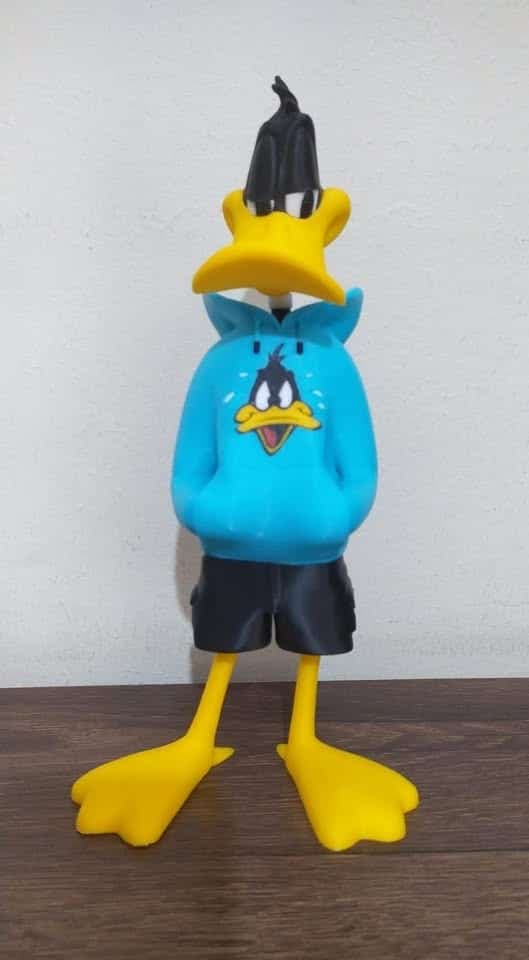 Figura de Pato Lucas Urbano Impreso 3D (altura 28cm) — imagen 1