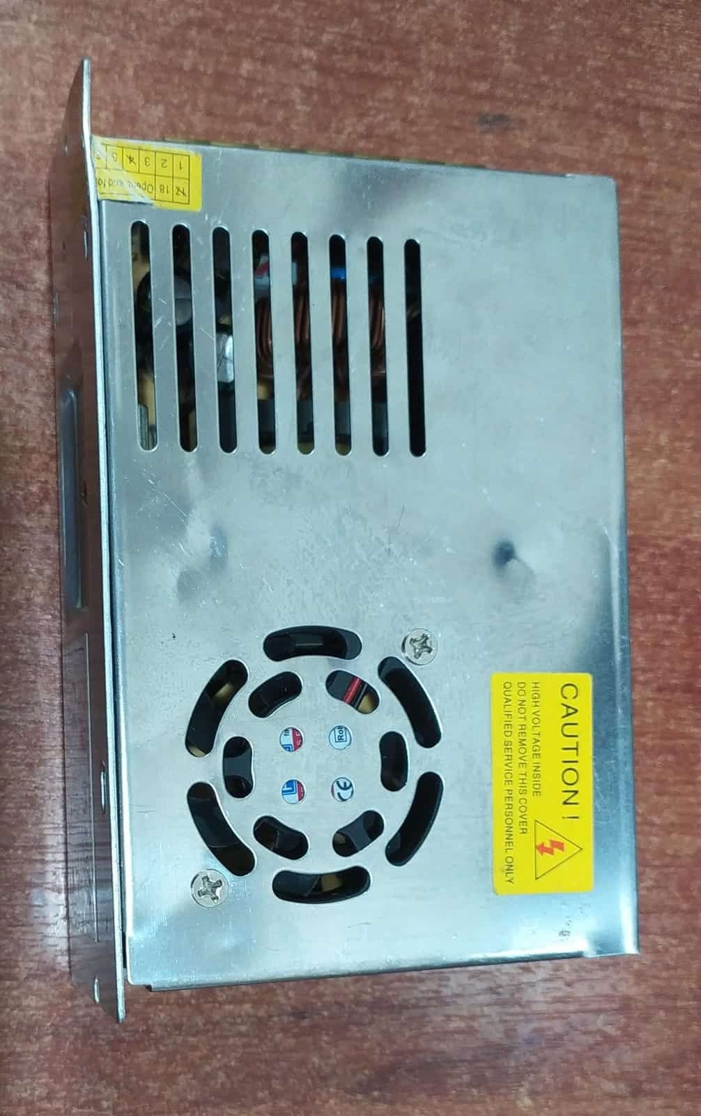 Fuente de poder 12 V 21 A JM MV WELL GS‑250‑12 seminueva — imagen 4
