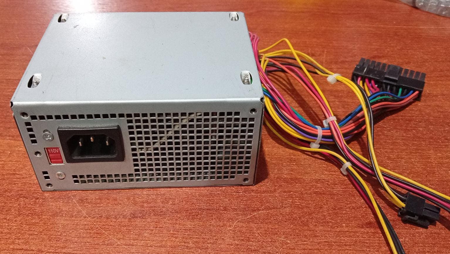 Fuente de poder conmutada Quasad Micro ATX 500W – 24 pines – Ideal para PC de escritorio — imagen 5