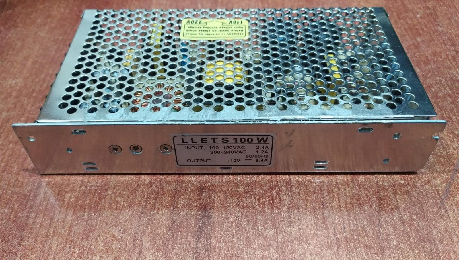 Fuente de Poder LLETS 100W 12V 8.4A Seminueva Ideal para Tiras LED y Electrónica DIY — imagen 1