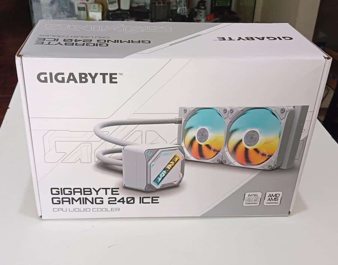 Gigabyte GAMING 240 ICE – Refrigeración Líquida AIO 240mm, ARGB, Intel LGA1700/1851 & AMD AM5 — imagen 1
