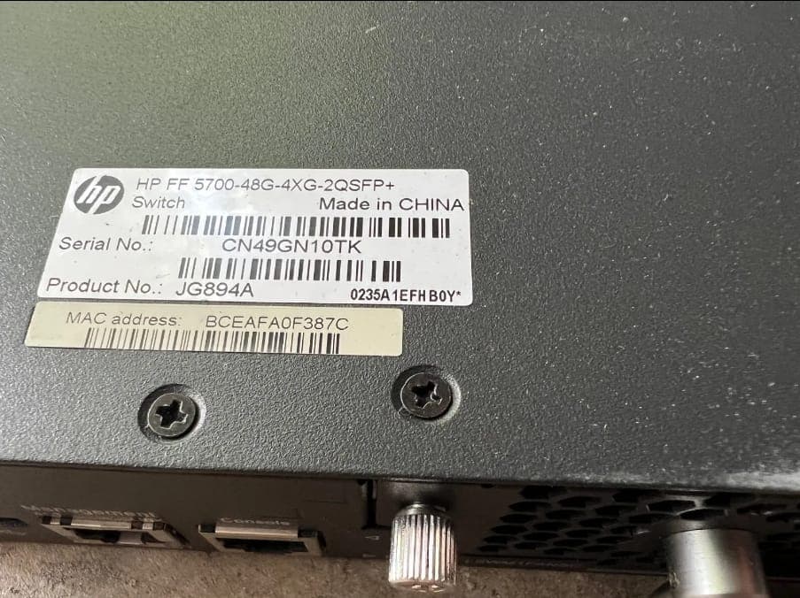HP FlexFabric 5700 | switch | -48G-4XG-2QSFP+ JG894A Switch w/2x PSU — imagen 4