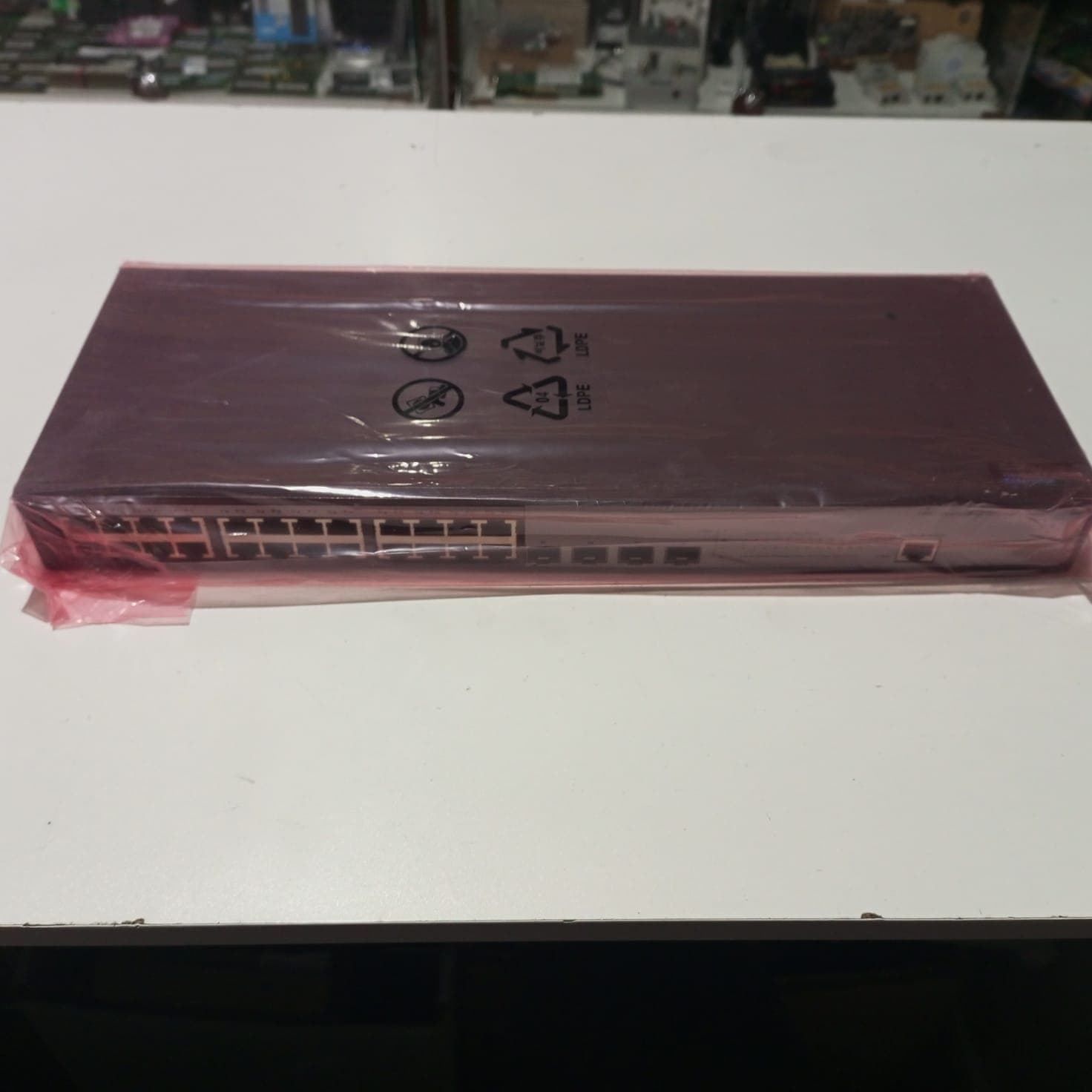 HPE OfficeConnect 1920-24G | Switch 24 Puertos Gigabit L3 Smart Managed | JG924A — imagen 1