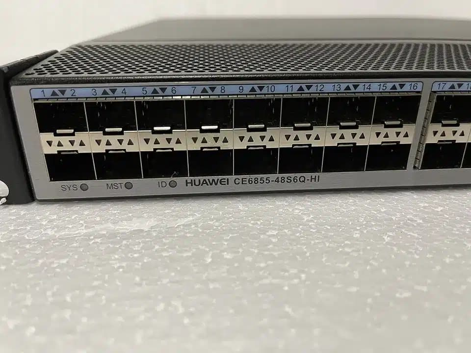 Huawei CE6855 48S6Q-HI 48x 10G SFP+ y 6x 40G QSFP+ con doble PSU de CA | de uso — imagen 2