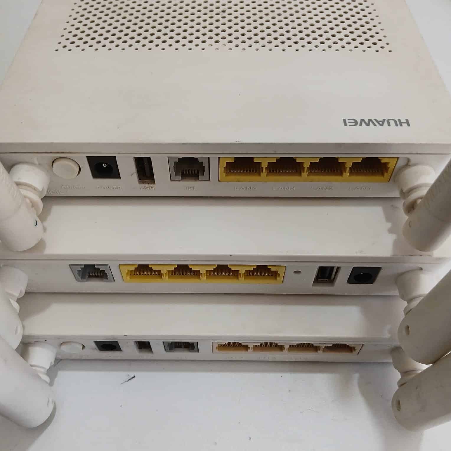 KIT Huawei dos EG8145V5 y un EG8141A5 Huawei GPON ONU dual‑band Wi‑Fi, 4 GE, VoIP — imagen 2
