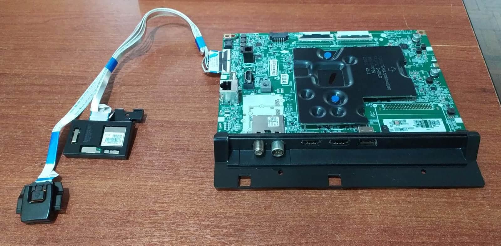 Kit de Partes de Televisor LG 55UR7800PSB – Mainboard, Bocinas, Cables, IR — imagen 4