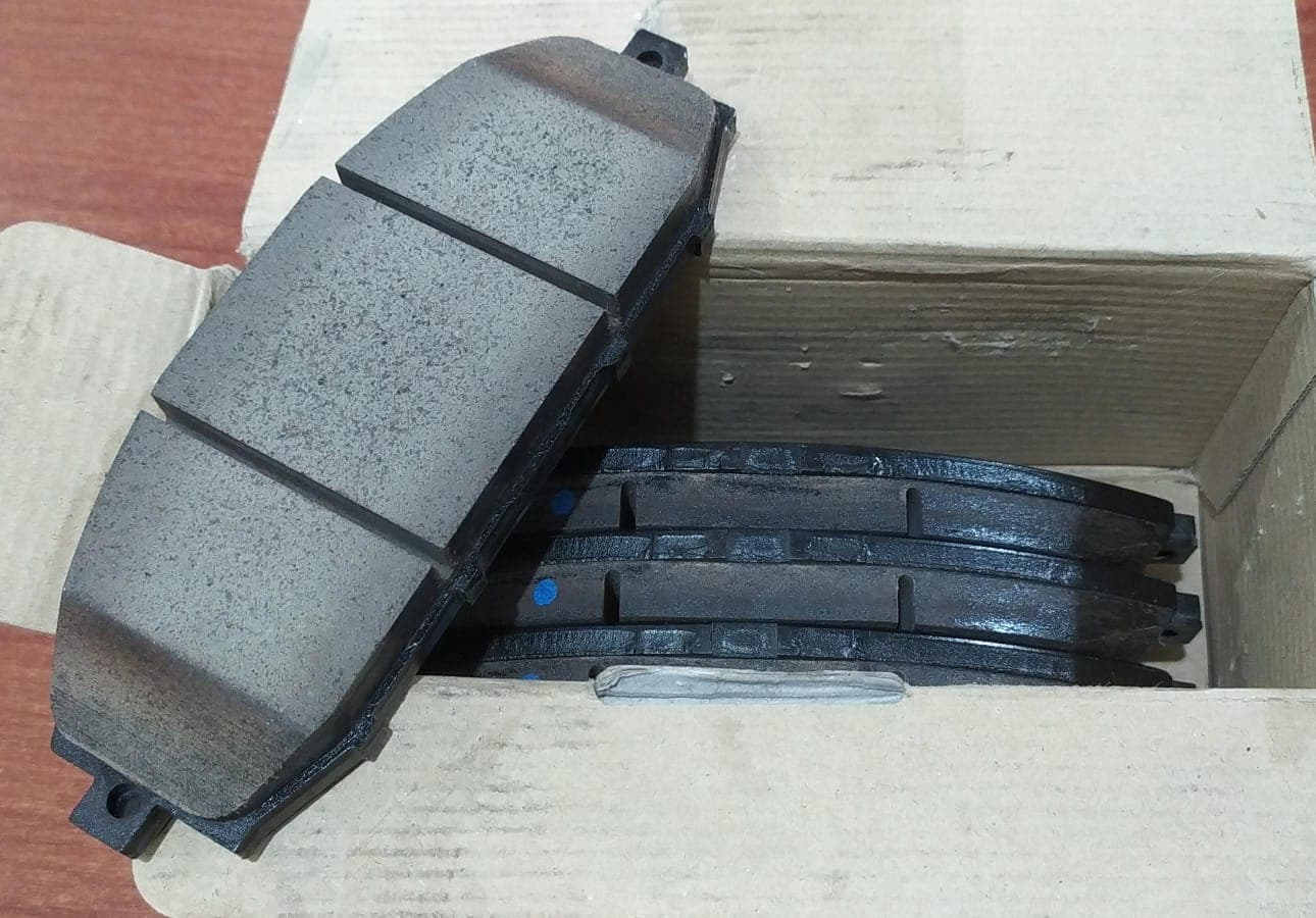 Kit de Pastillas de Freno Nissan D1060-VC290 Cerámico Delantero – para Nissan Patrol GR Y61 — imagen 1
