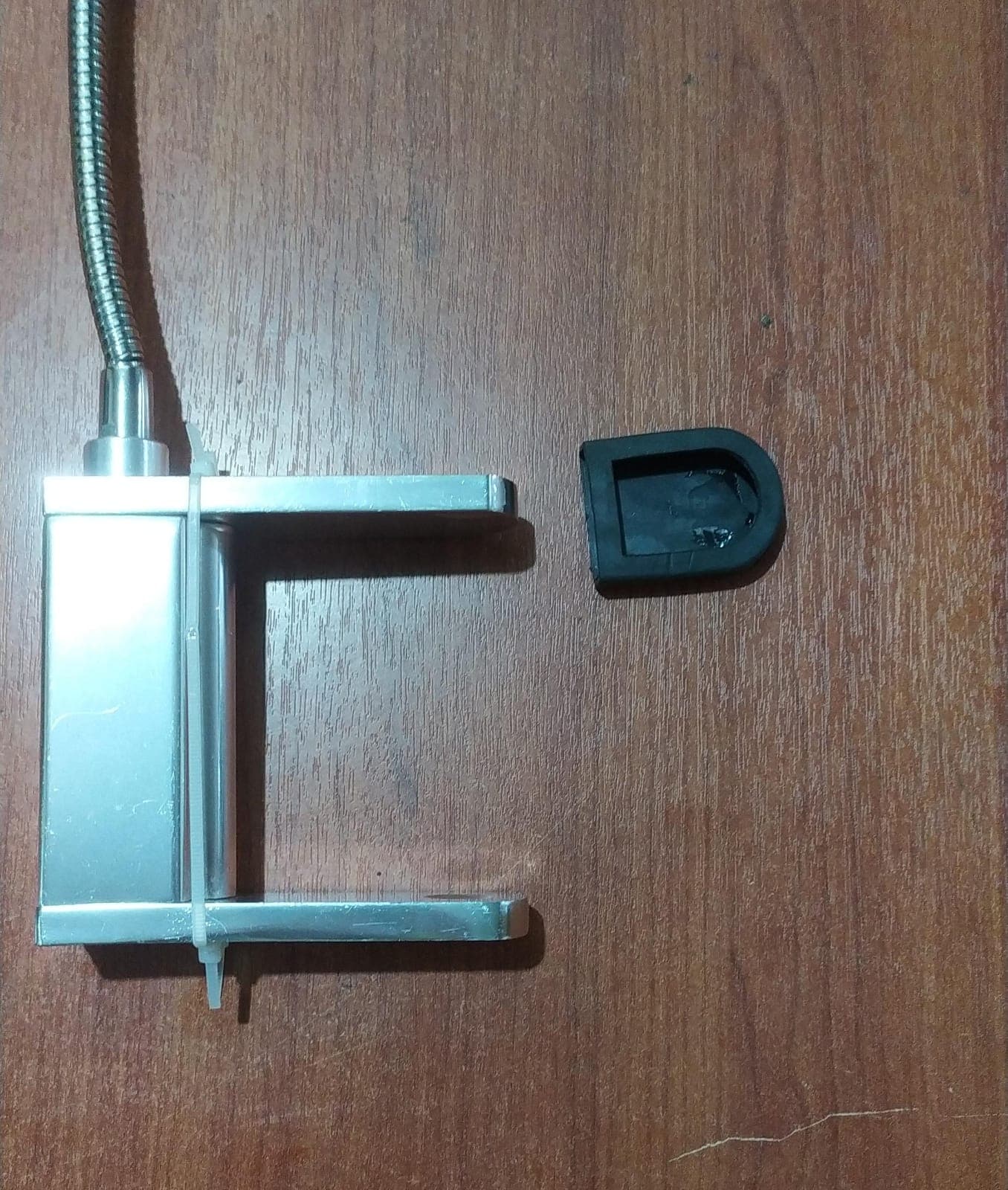 Lampara LED de escritorio | baterías recargables | Acero Inoxidable | Plateado | INCOMPLETO | Sin Tornillo Ajustable y Tapa de Batería — imagen 5