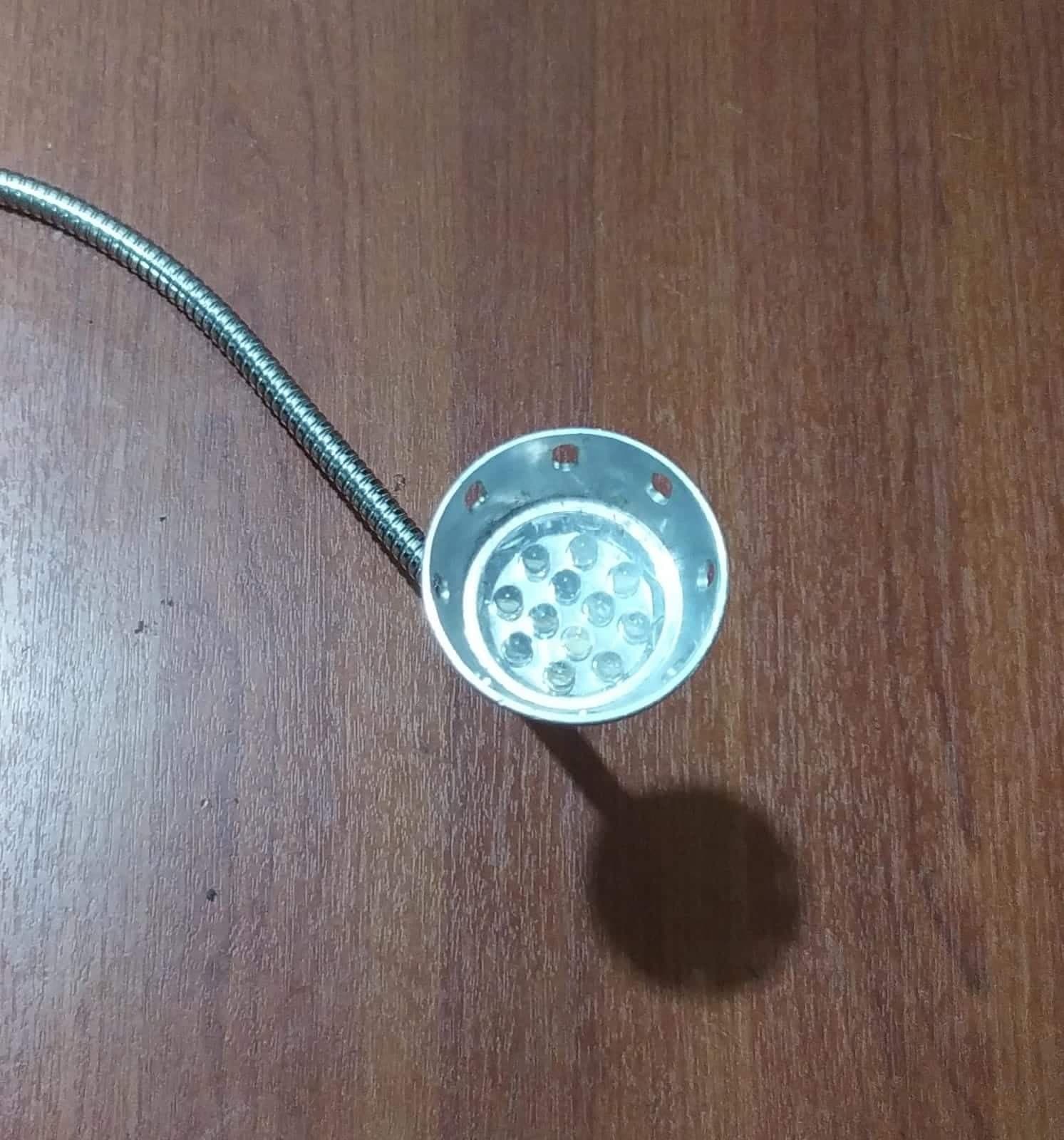 Lampara LED de escritorio | baterías recargables | Acero Inoxidable | Plateado | INCOMPLETO | Sin Tornillo Ajustable y Tapa de Batería — imagen 2