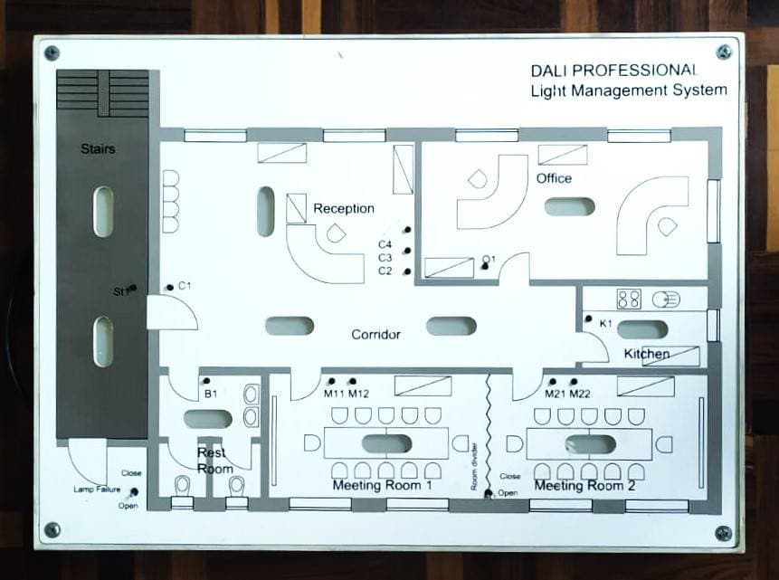 MAQUETA PARA PROYECTO DE INSTALACIÓN ELÉCTRICA INTELIGENTE — imagen 7