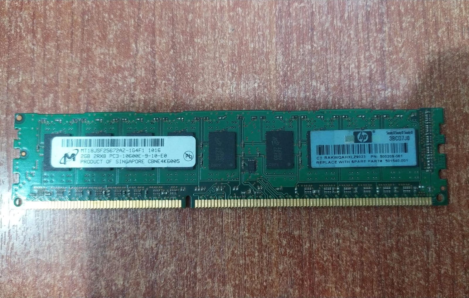 Memoria RAM Micron MT18JSF25672AZ‑1G4F1 2 GB DDR3‑1333 ECC UDIMM — imagen 1