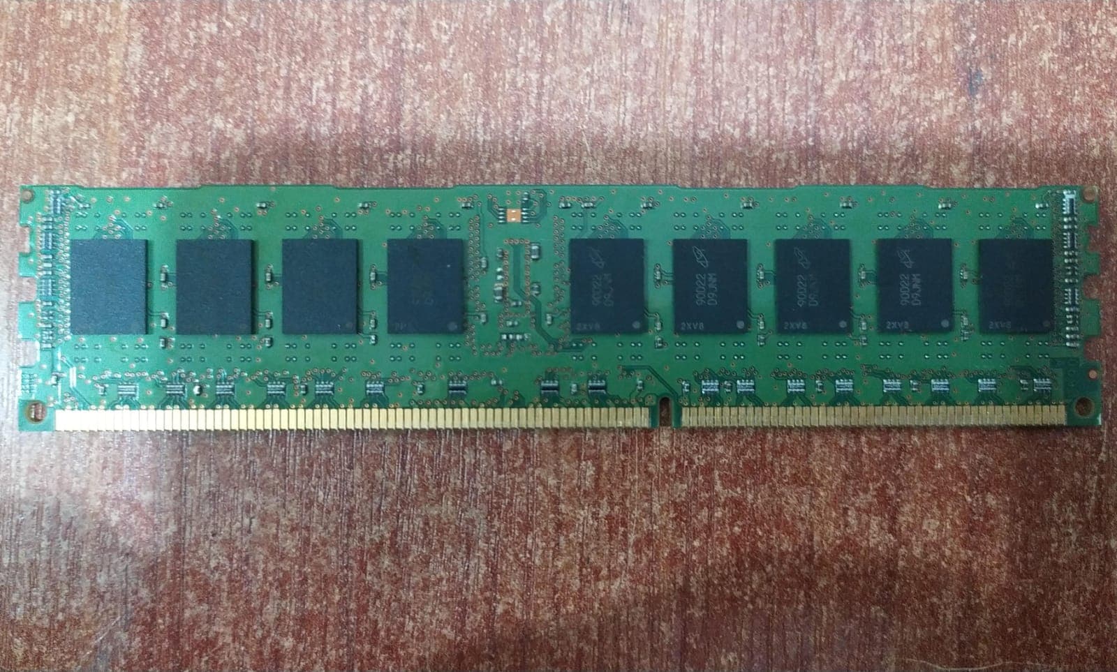 Memoria RAM Micron MT18JSF25672PDZ‑1G4D1AB 2 GB DDR3‑1333 ECC Registered (2Rx8) — imagen 2