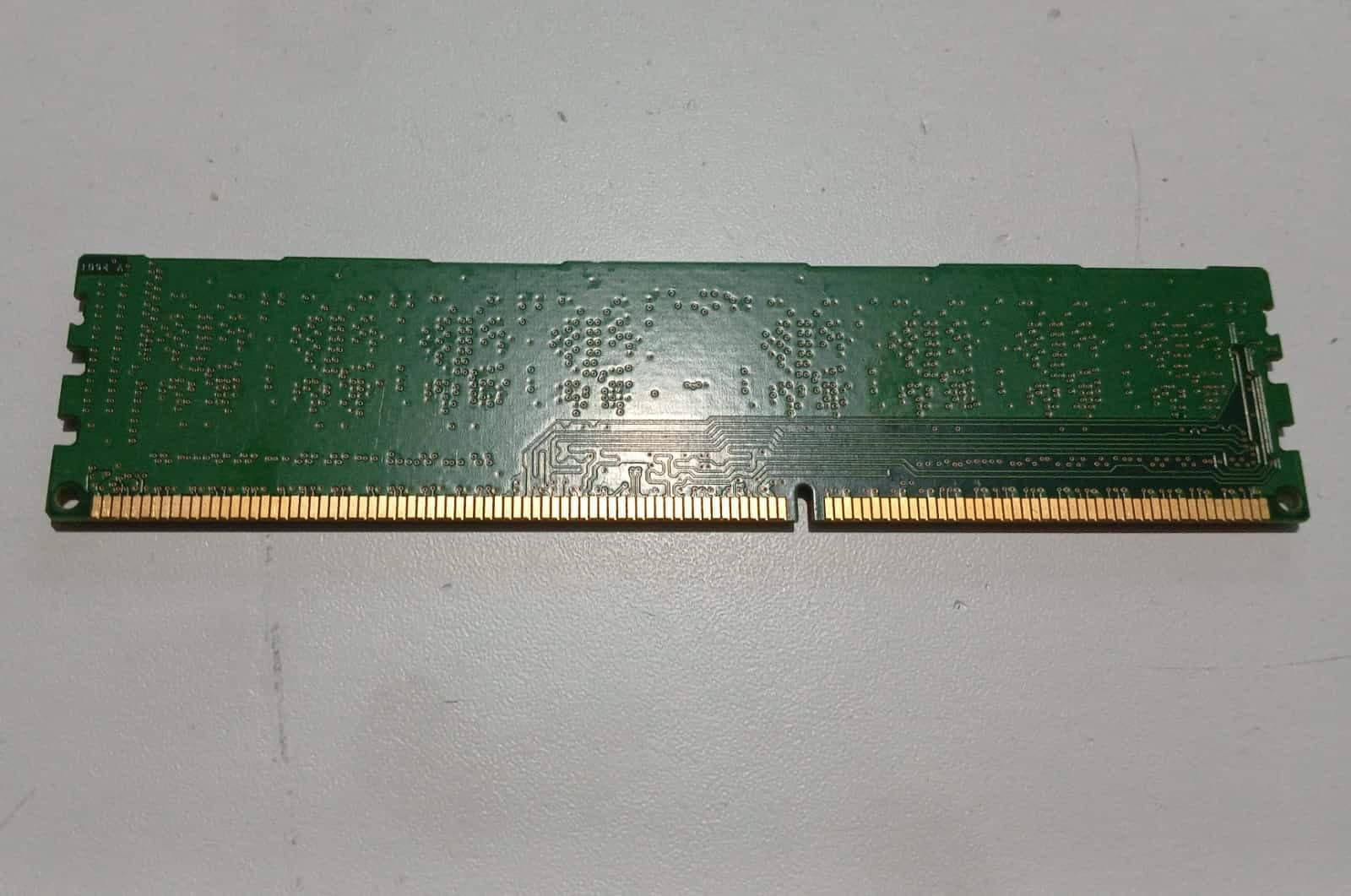 Memoria RAM Micron MT8JTF25664AZ‑1G4M1 2 GB DDR3‑1333 MHz PC3‑10600U 1Rx8 — imagen 2