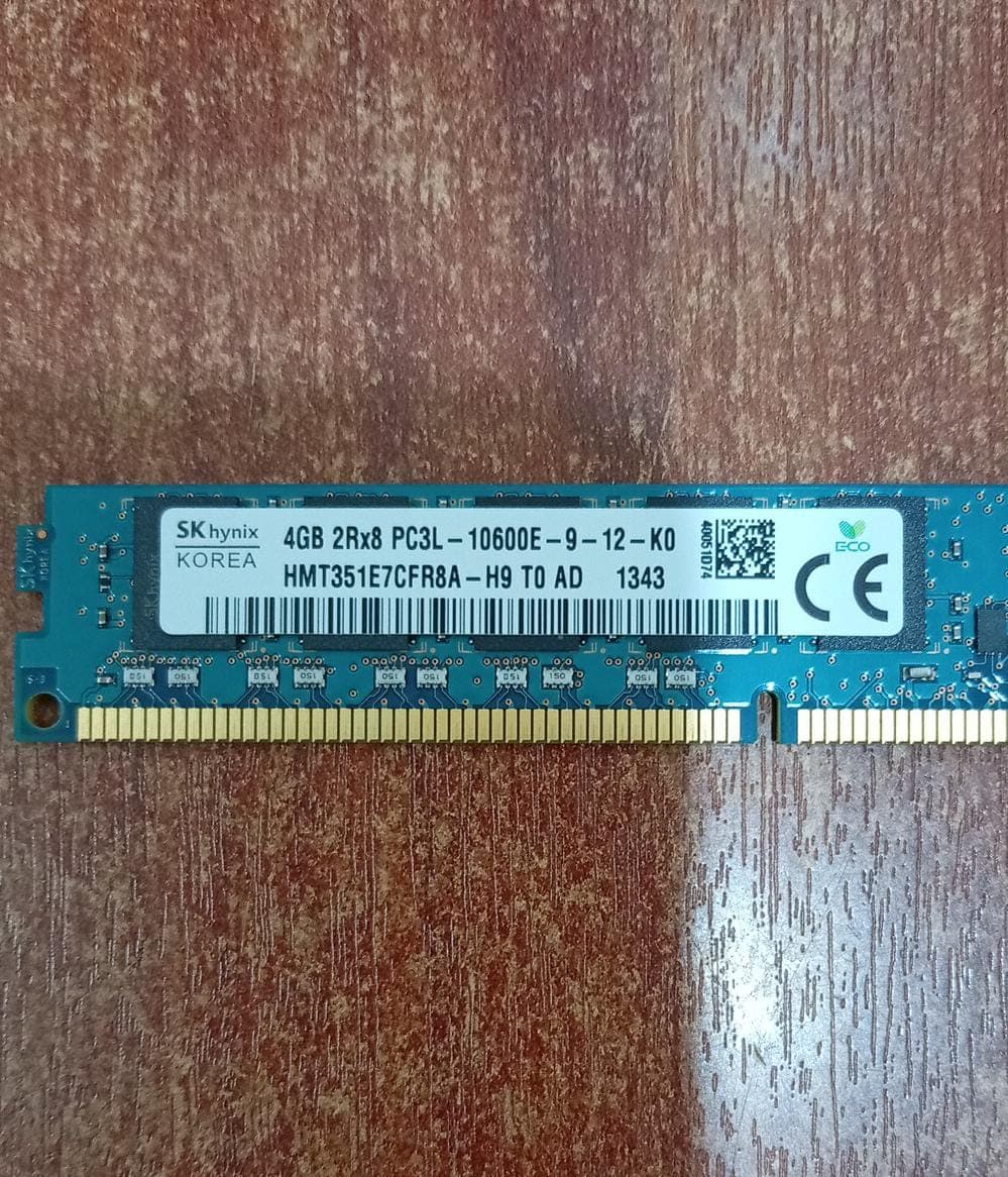 Módulo RAM SK Hynix HMT351E7CFR8A‑H9 4 GB DDR3L 1333 MHz PC3L‑10600E ECC 2Rx8 (seminuevo) — imagen 3