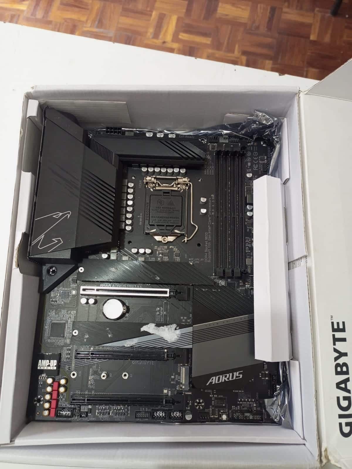Motherboard Aorus Pro Ax Gigabyte B560 128 Gb Lga 1200 | Placa Madre Seminueva — imagen 1