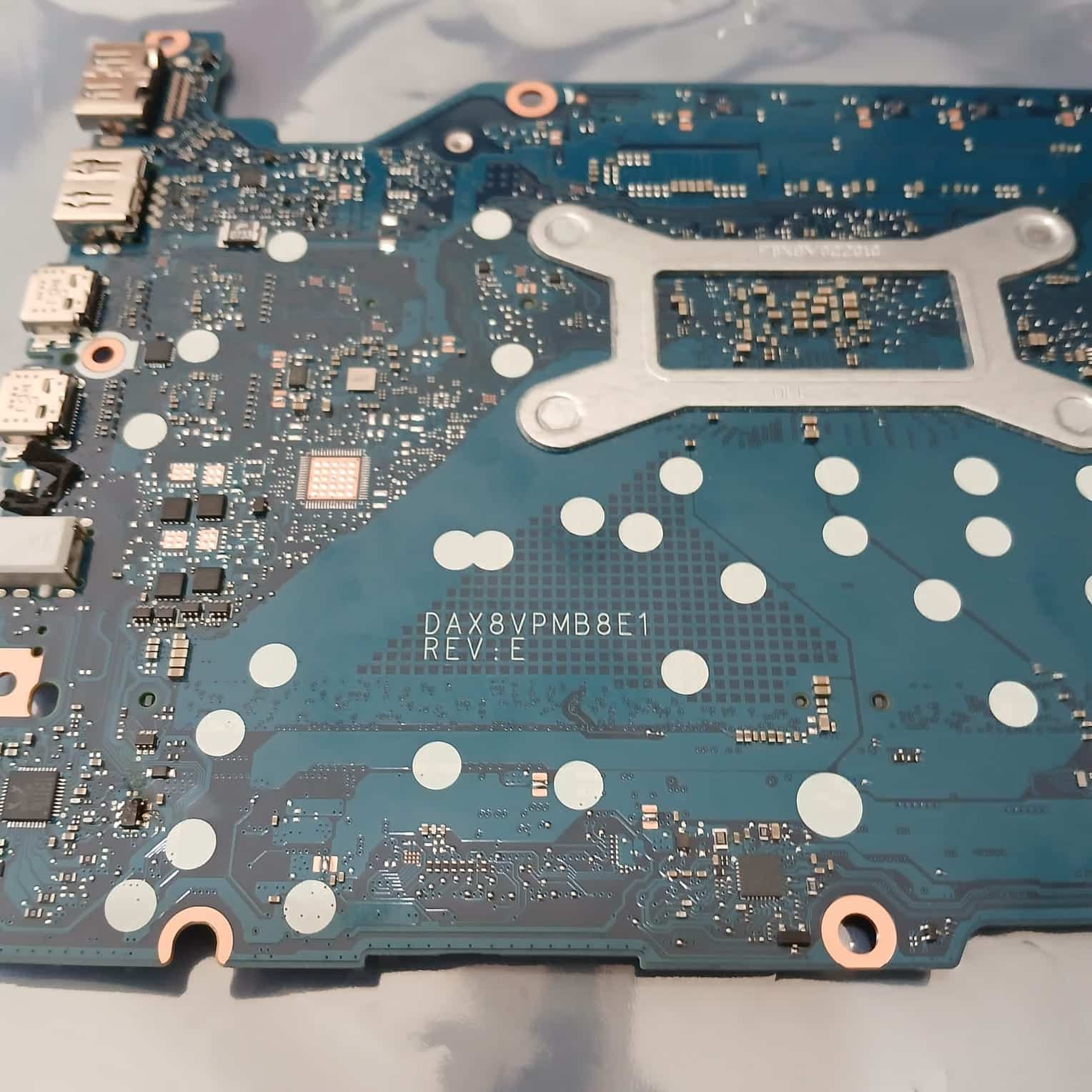 Motherboard HP DAX8VPMBE1 Rev E – ProBook 445 G11 – Ryzen 7 Pro – Sin GPU dedicada — imagen 2