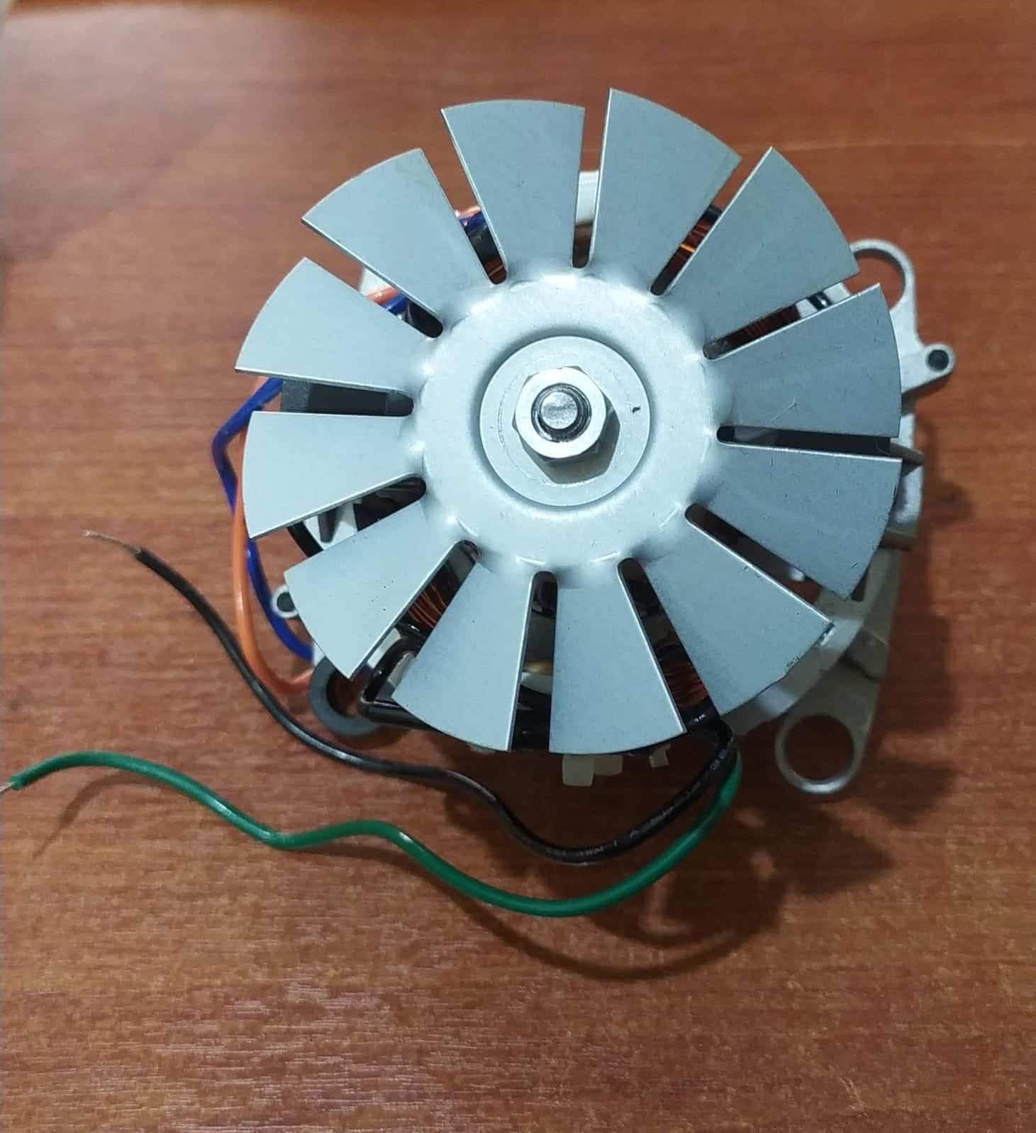 Motor Universal 110 V BM 079422 | Seminuevo | Con ventilador metálico — imagen 3