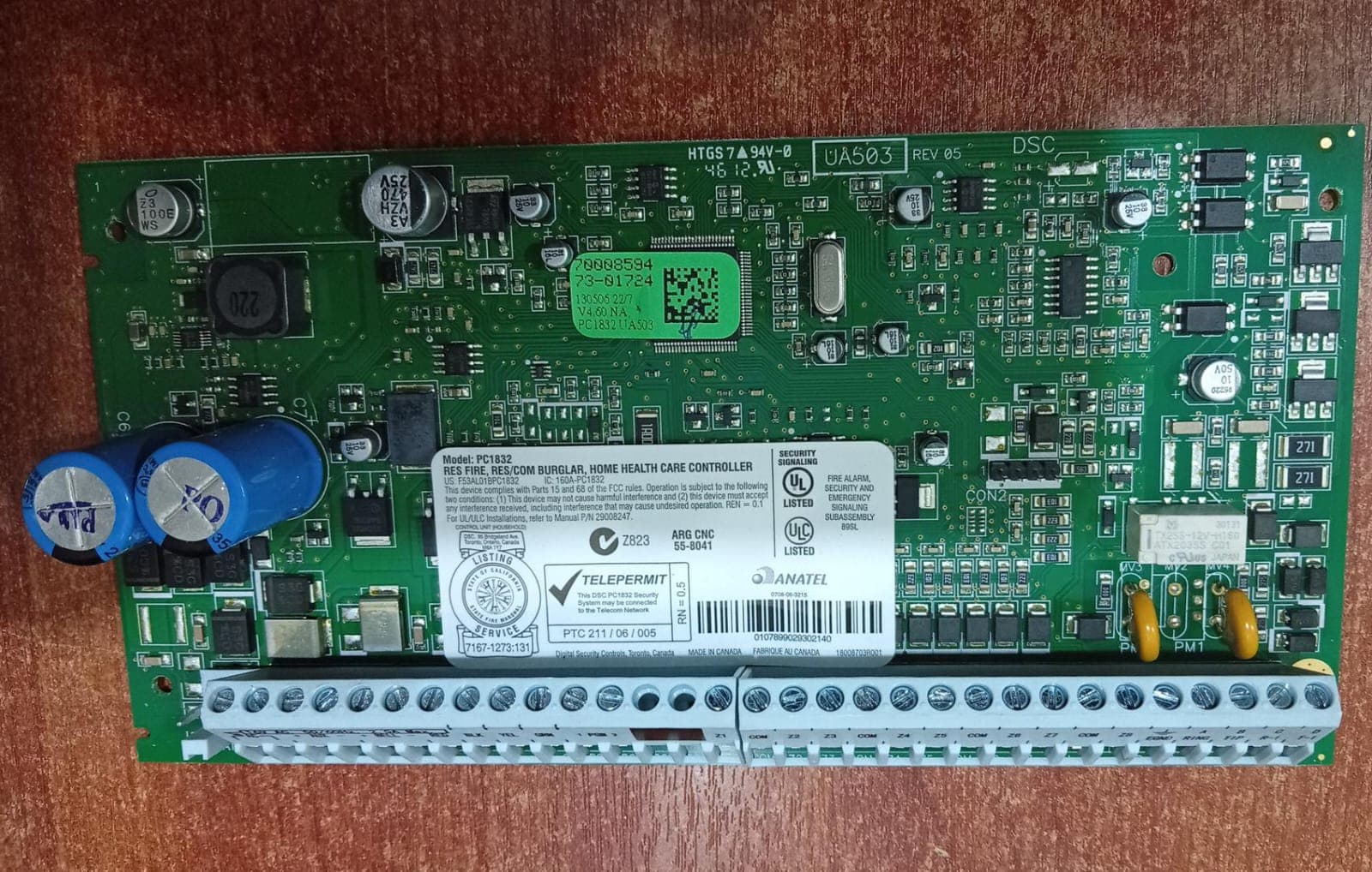 Panel de Control DSC PowerSeries PC1832 – Central de Alarma 8-32 Zonas Residencial y Comercial — imagen 1