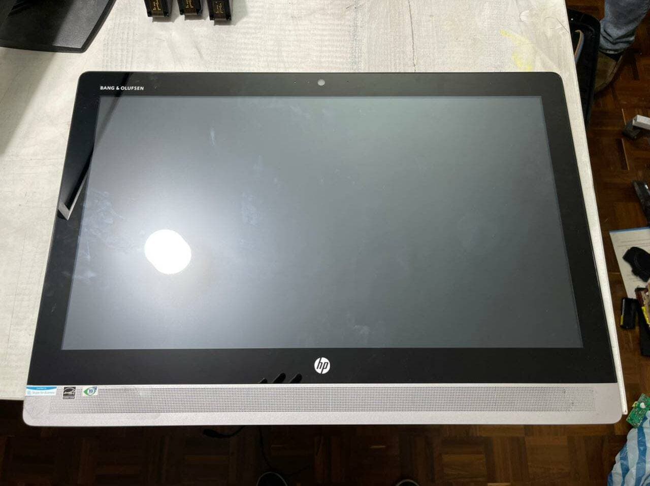 Pantalla para computadora HP Todo En Uno-23" — imagen 1