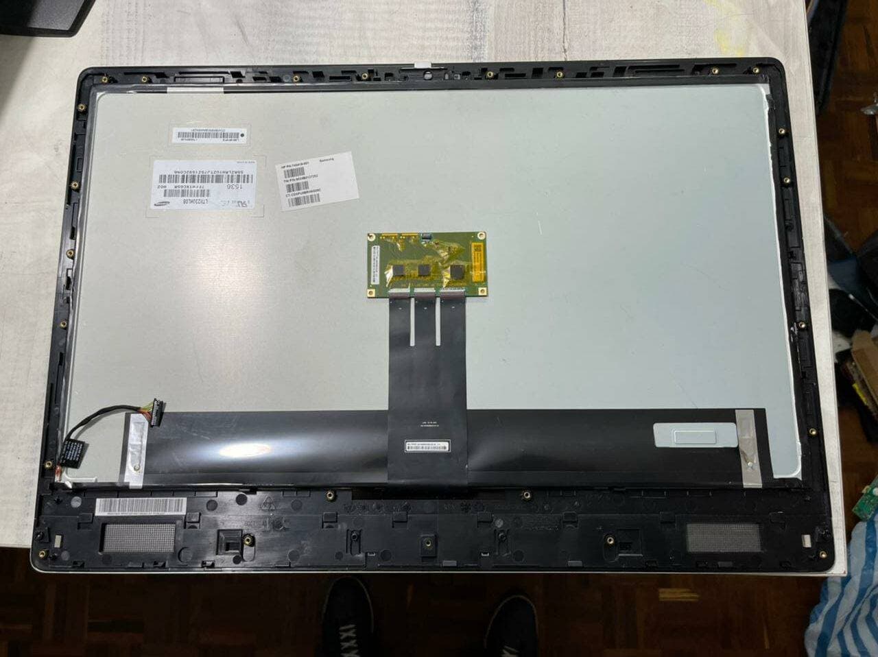 Pantalla para computadora HP Todo En Uno-23" — imagen 2