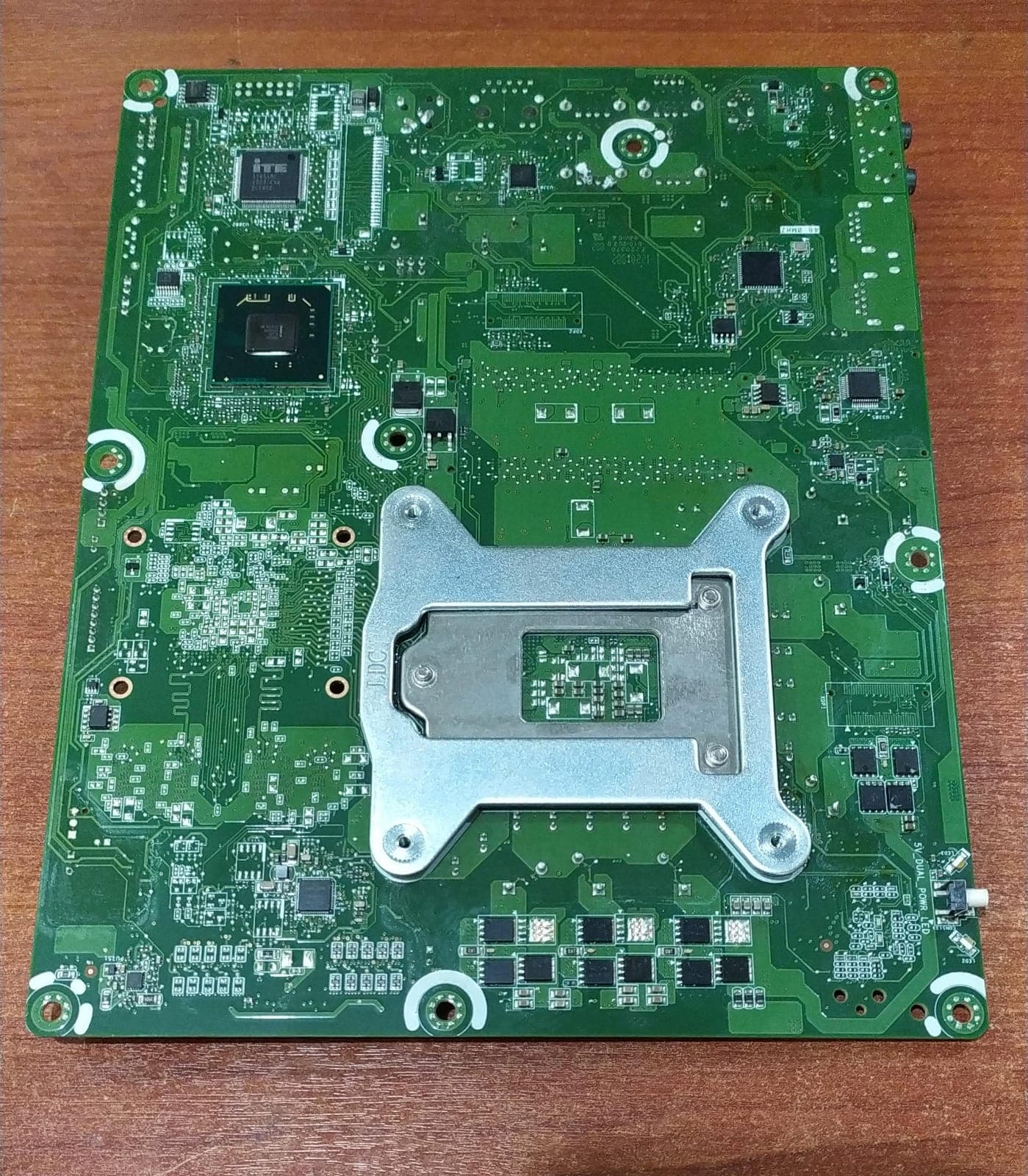 Placa Base HP Pavilion 20 All‑In‑One 3520 | IPISB‑AB | i3 de 2ª (SR05W) Tarjeta Gráfica H61 Express — imagen 2