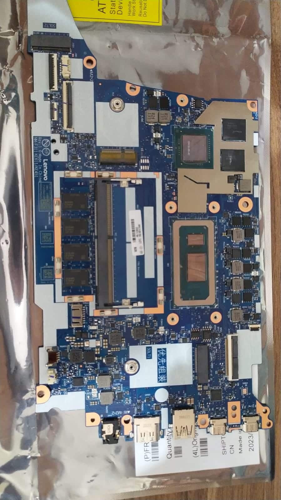 PLACA BASE | NM-F311 KE611/KE451 | 18750612003224511P90121J | I7-13TH | SRMLY | LENOVO | Motherboard — imagen 1