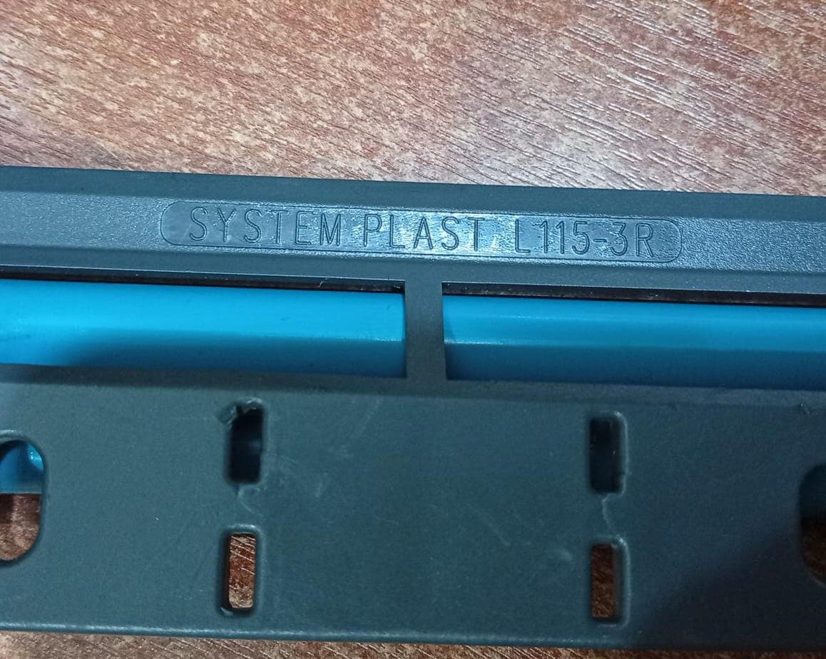 Placa de transferencia con rodillos System Plast L115‑3R (usada con daño lateral) — imagen 2