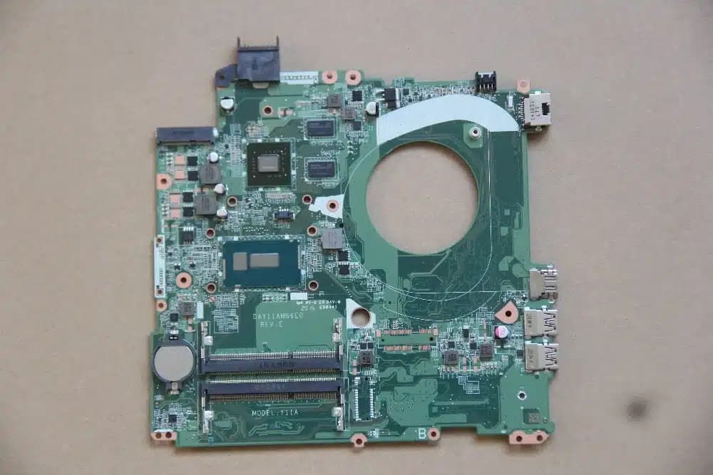 Placa Madre HP DAY11AM6E0 | 782295-501 Envy 14t-v200 / Pavilion 14-v con i7-5500U, NVIDIA 840M 2GB — imagen 3