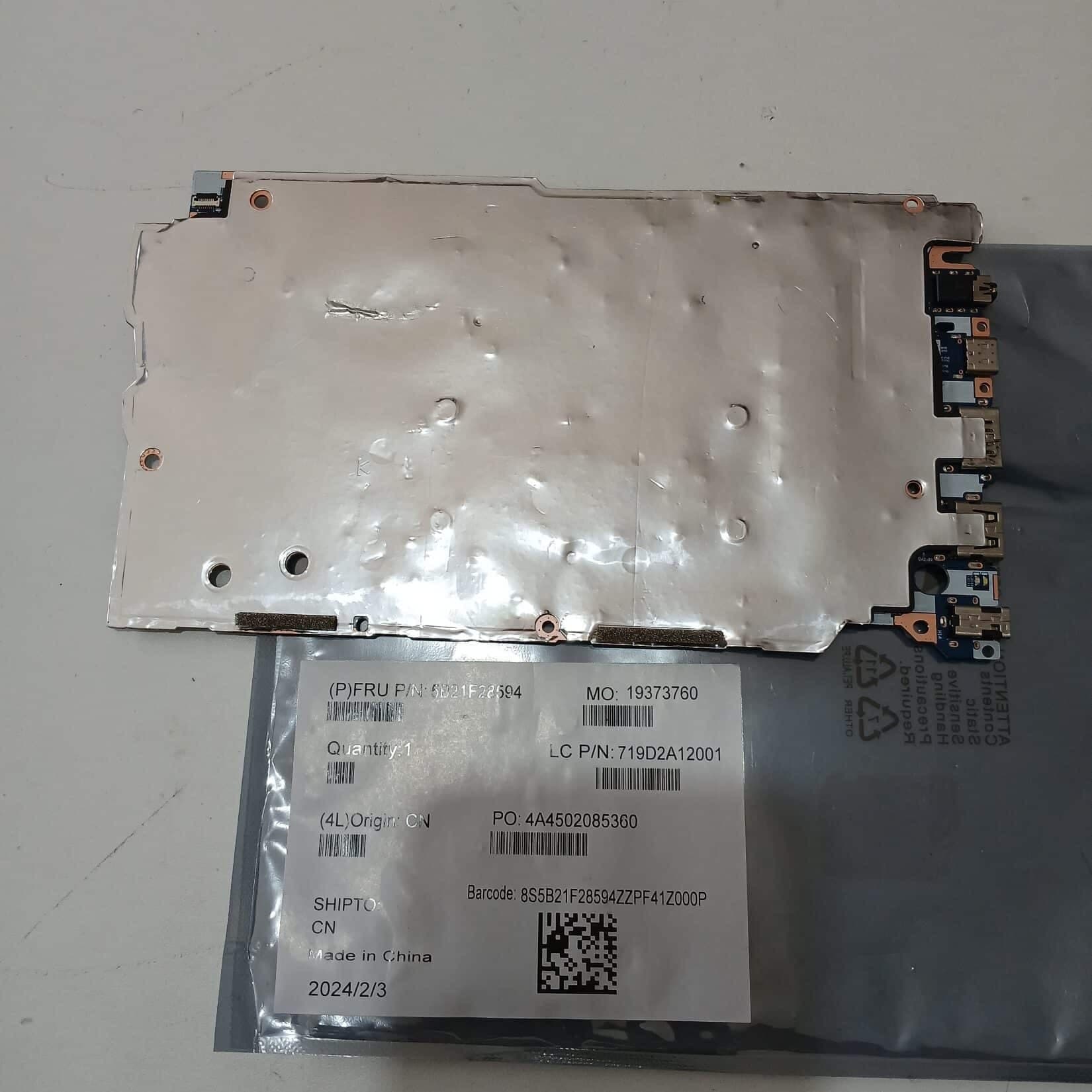 Placa madre lenovo | 8S5B21F28594Z | i7 12th SELFP | 8S5B21F28594L1HF39EN048 — imagen 8